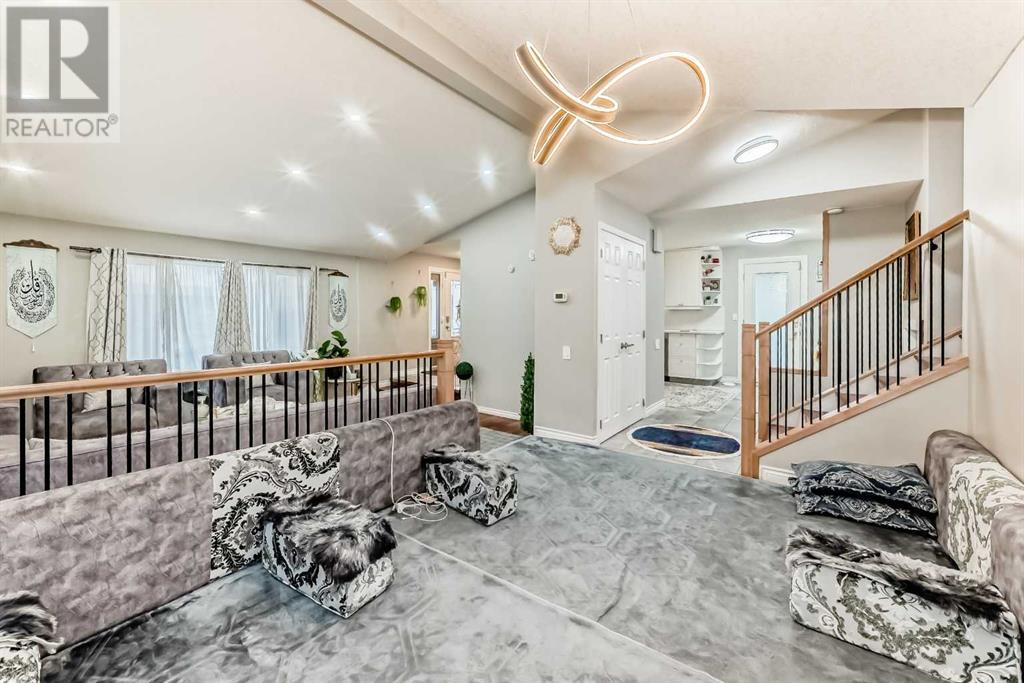 Single Family House 4 Level for Sale in  Templewood Road NE Temple Calgary 