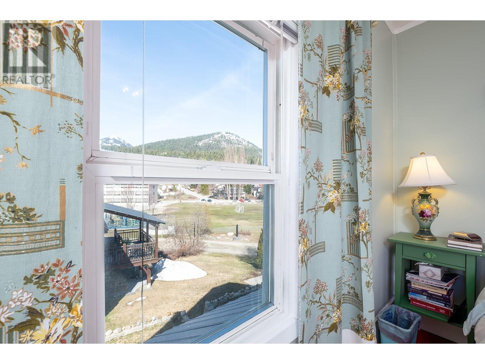 2186 Fourth Avenue, Rossland