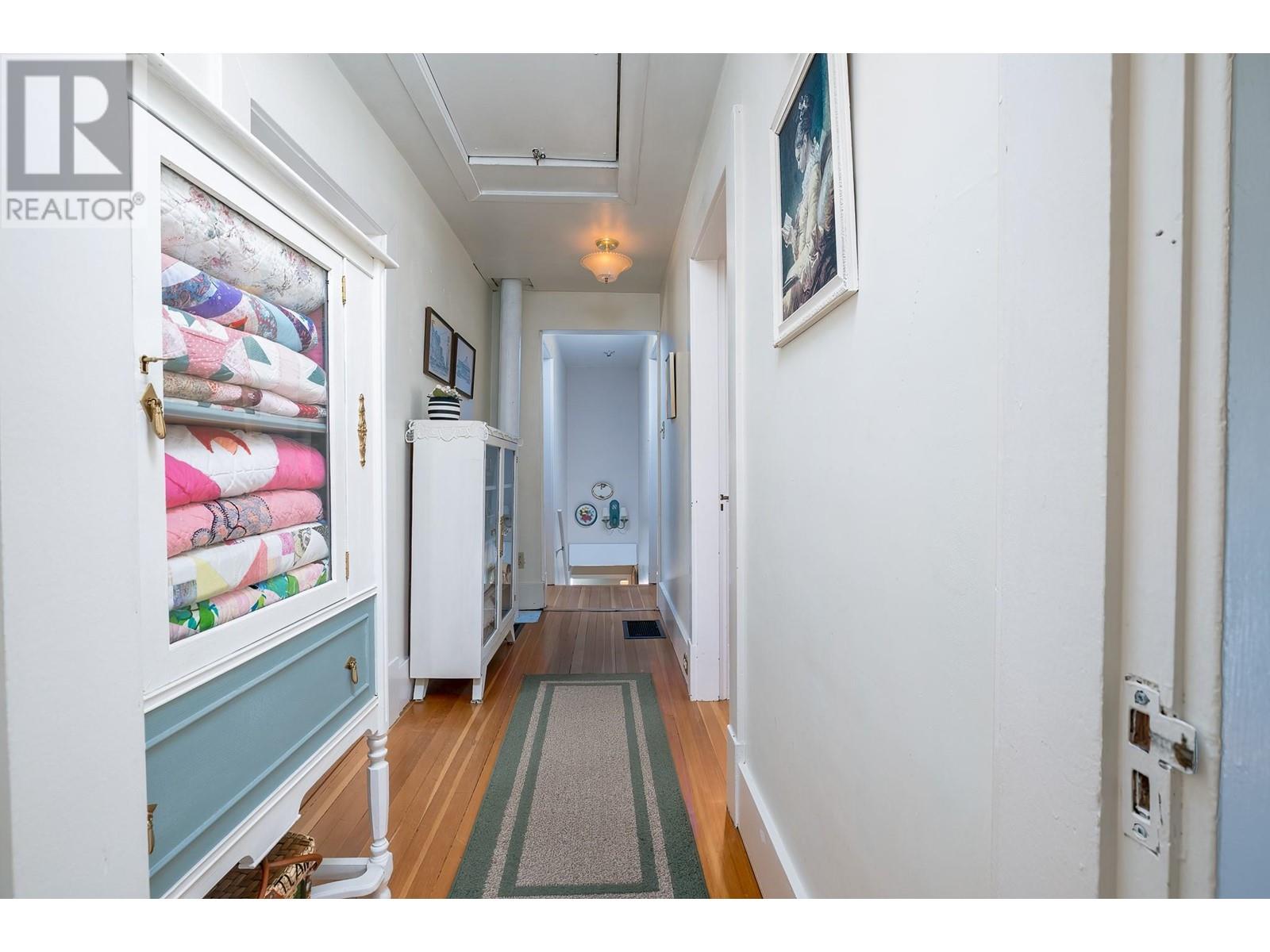 2186 Fourth Avenue, Rossland