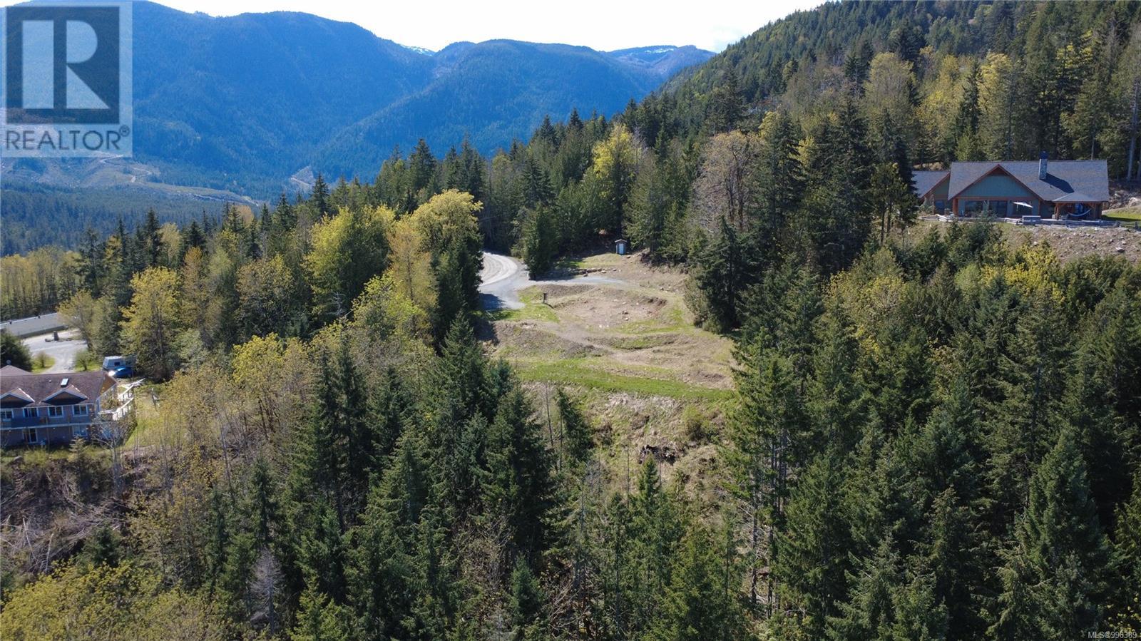 Photo 3 of 1725 Warn Way, Qualicum Beach BC