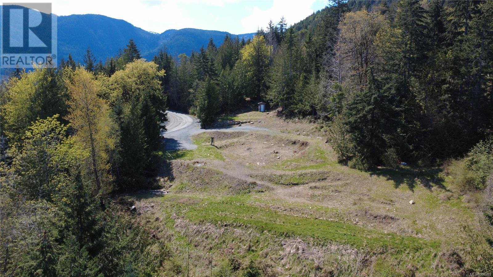Photo 9 of 1725 Warn Way, Qualicum Beach BC