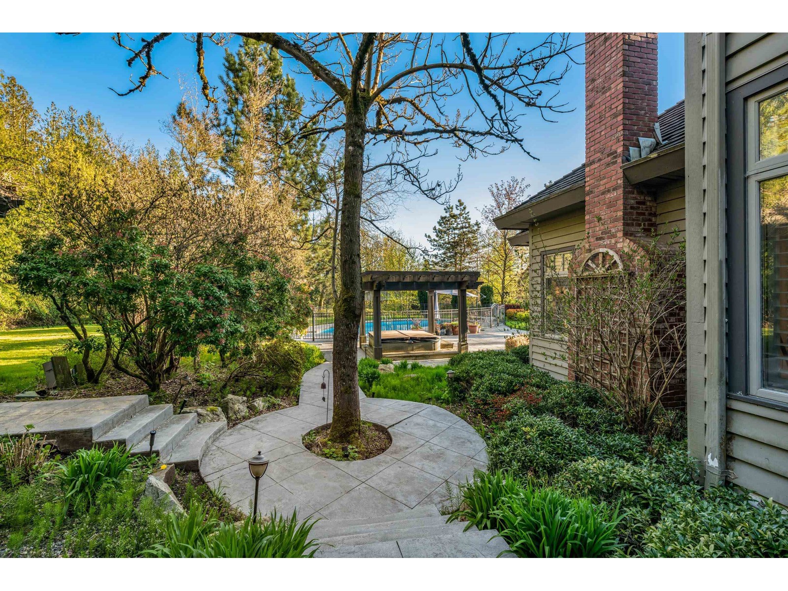 22482 8 AVENUE, Langley