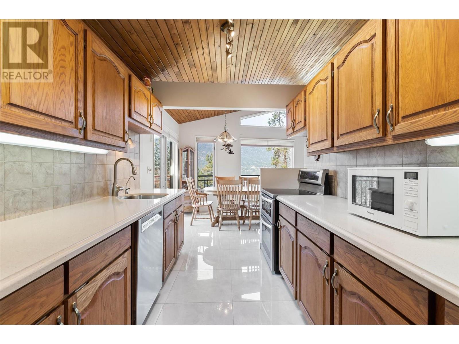 9983 Okanagan Centre Road W, Lake Country