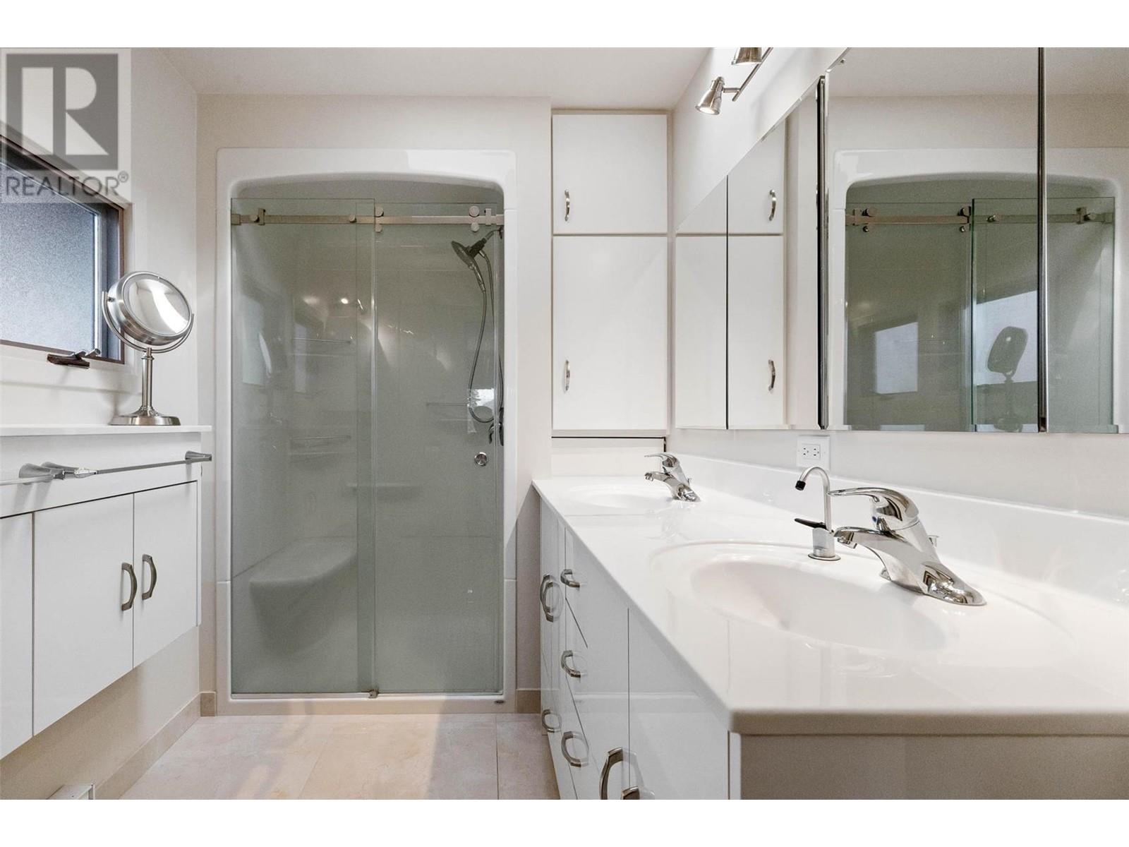 9983 Okanagan Centre Road W, Lake Country