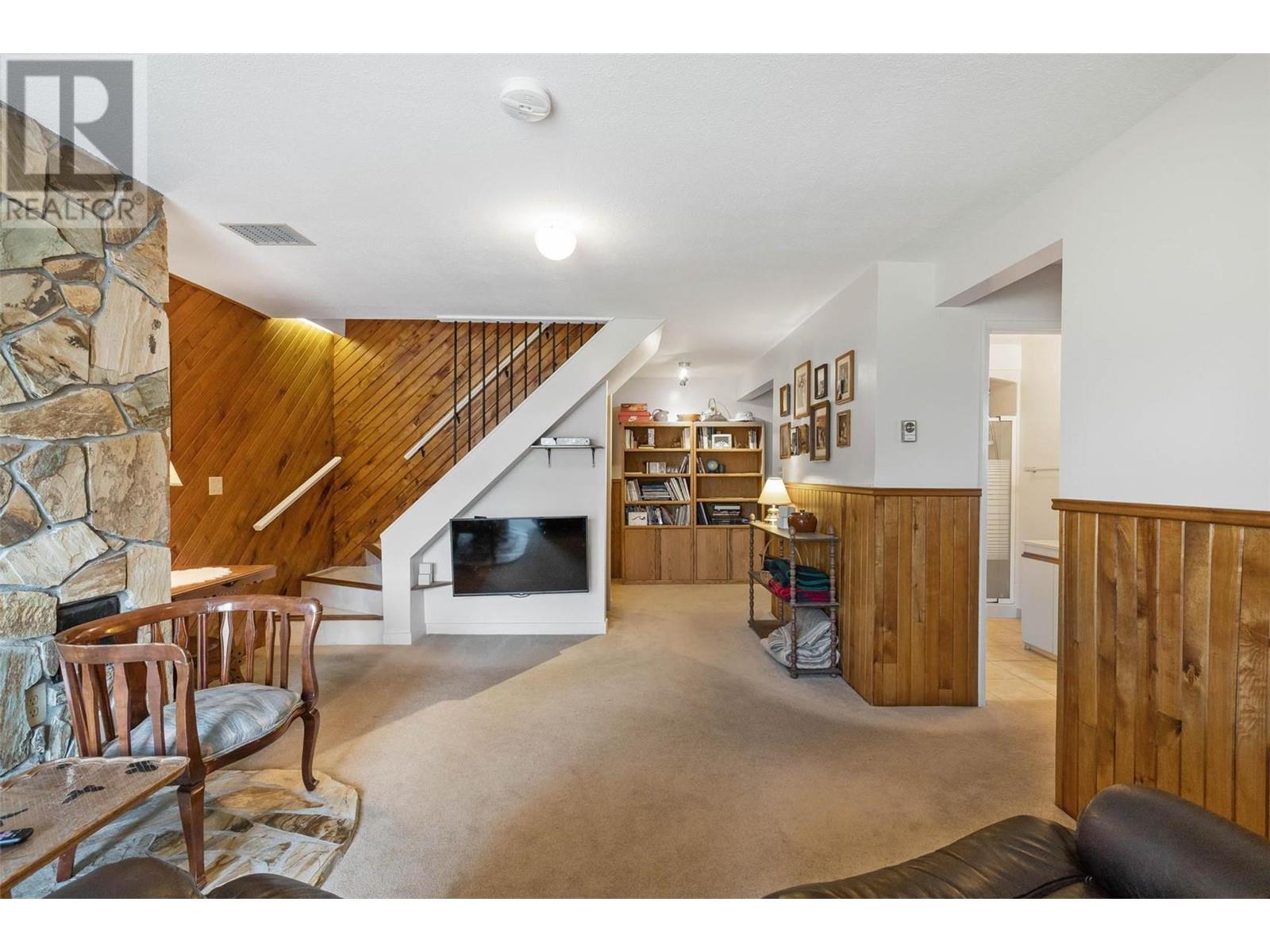 9983 Okanagan Centre Road W, Lake Country