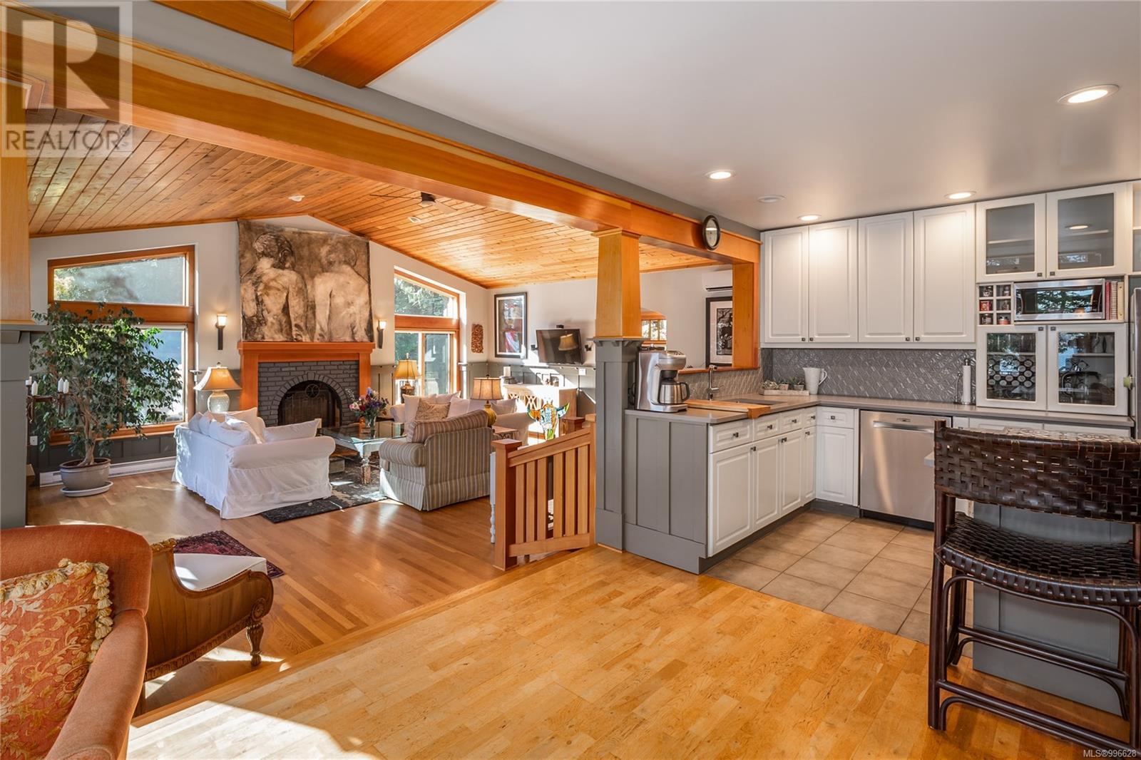 225 Sea Meadow Dr, Gabriola Island
