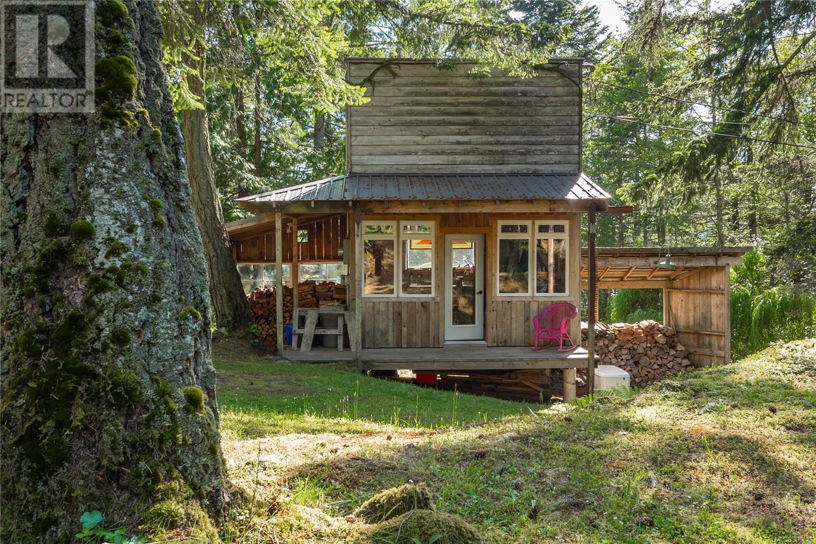 225 Sea Meadow Dr, Gabriola Island