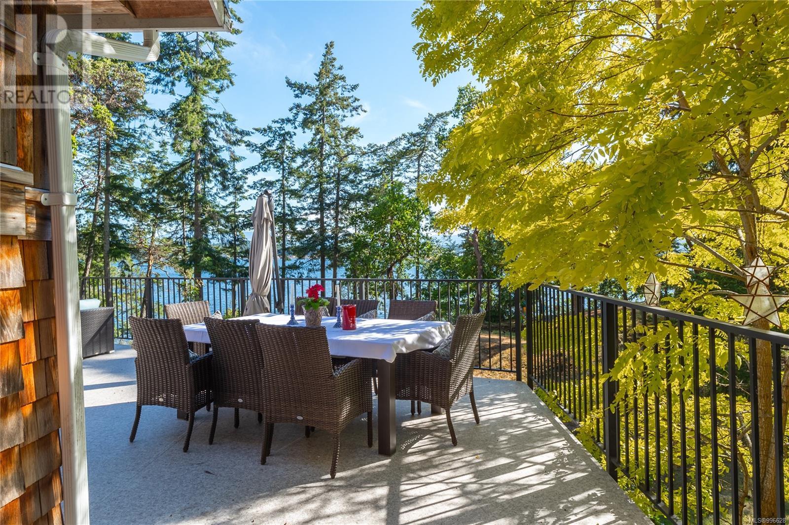 225 Sea Meadow Dr, Gabriola Island