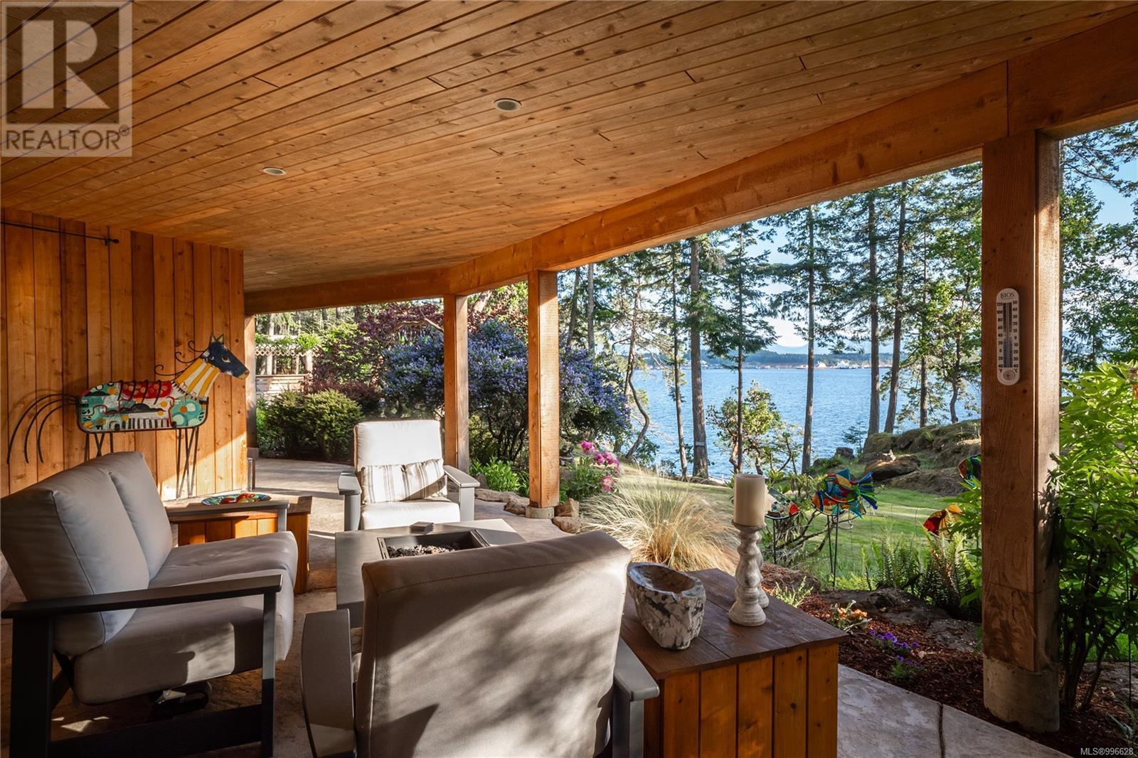 225 Sea Meadow Dr, Gabriola Island