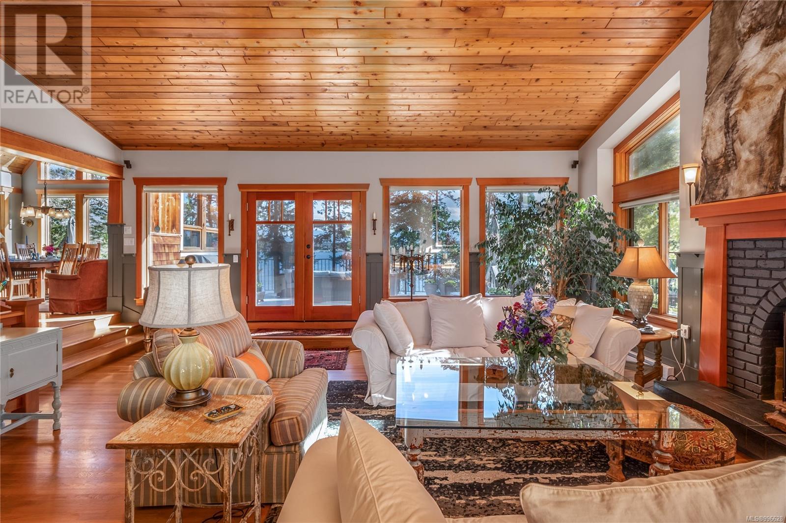 225 Sea Meadow Dr, Gabriola Island