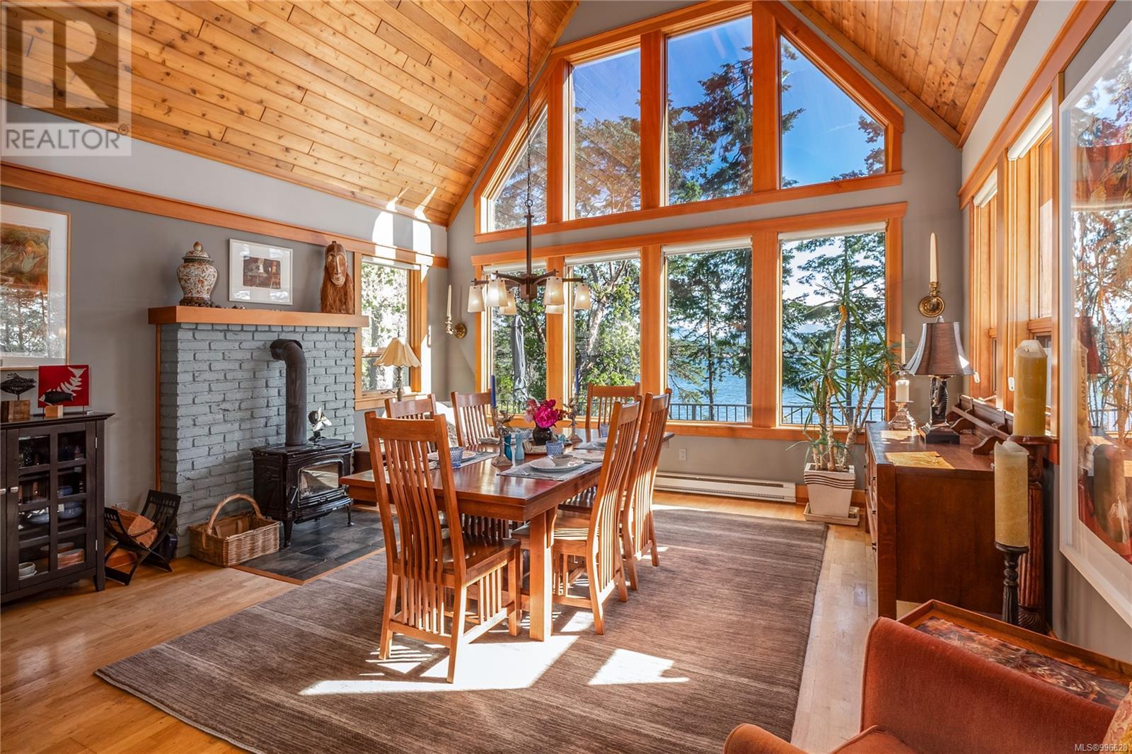 225 Sea Meadow Dr, Gabriola Island