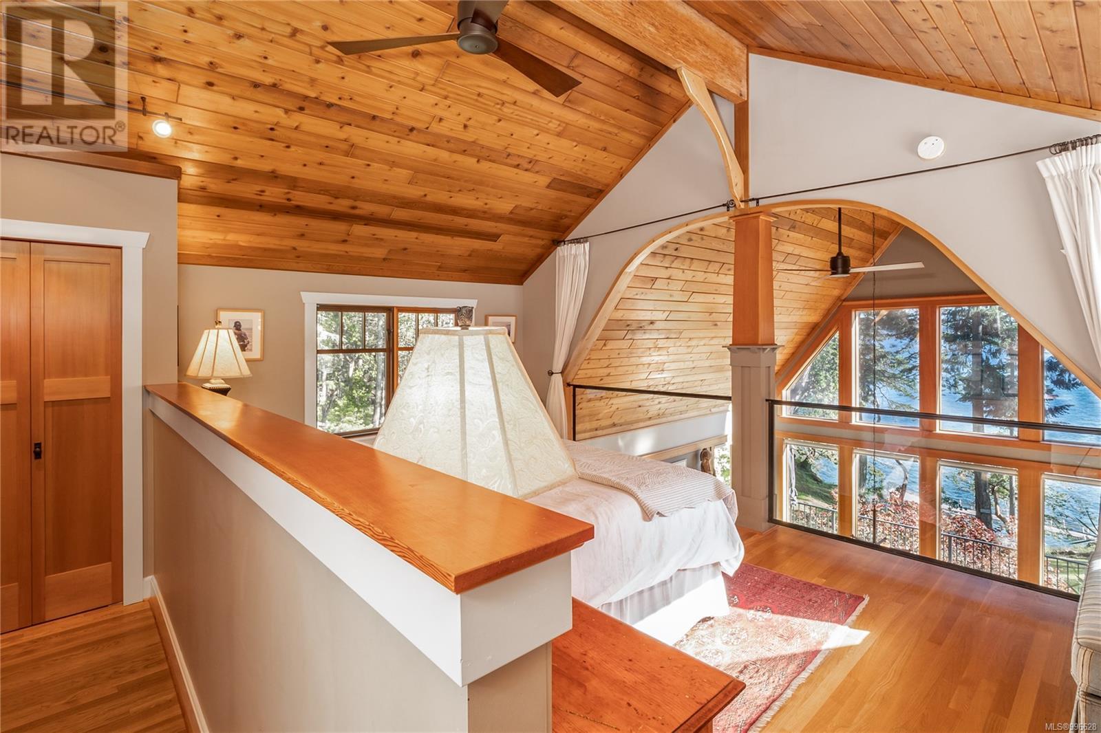 225 Sea Meadow Dr, Gabriola Island