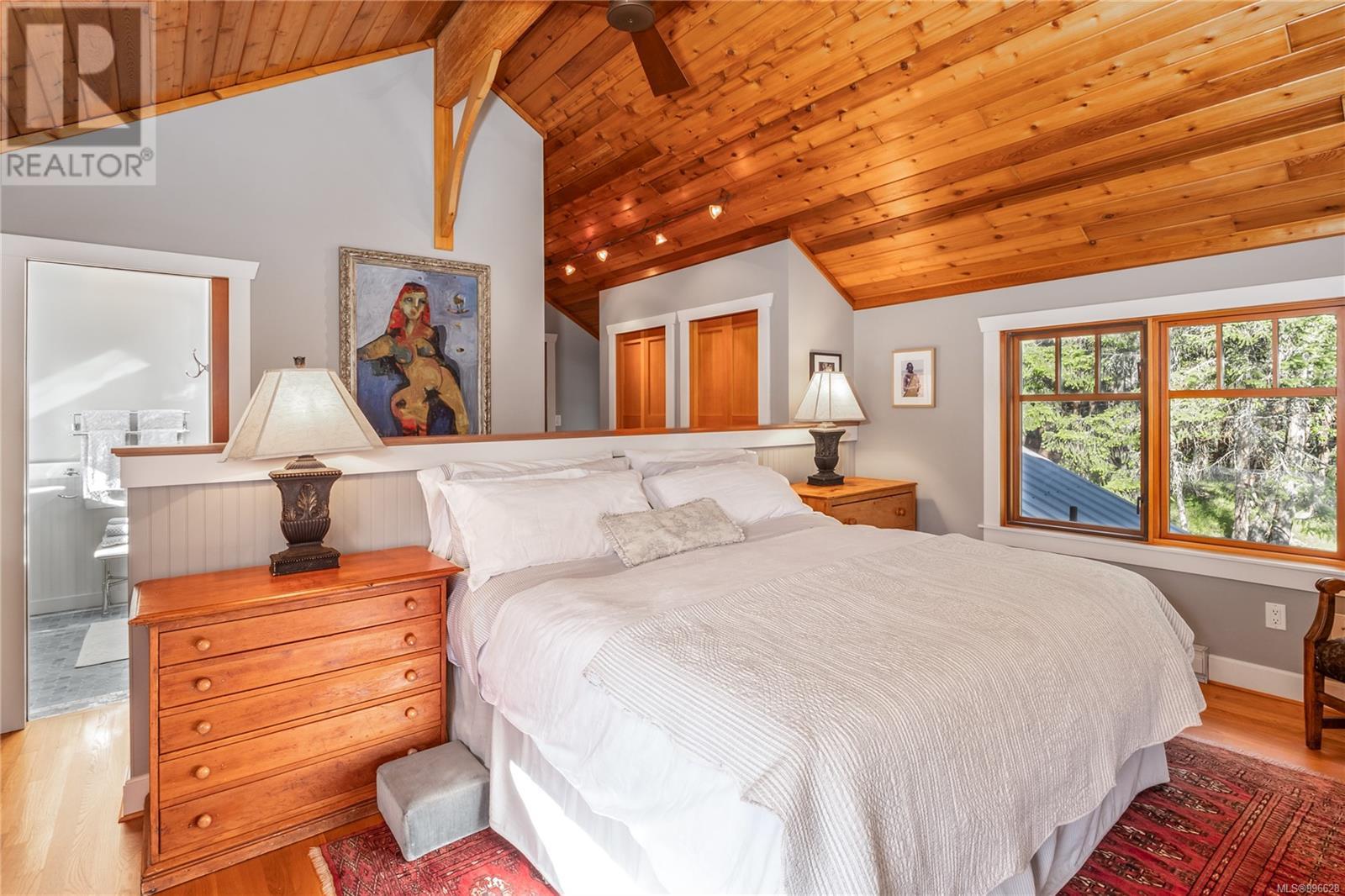 225 Sea Meadow Dr, Gabriola Island