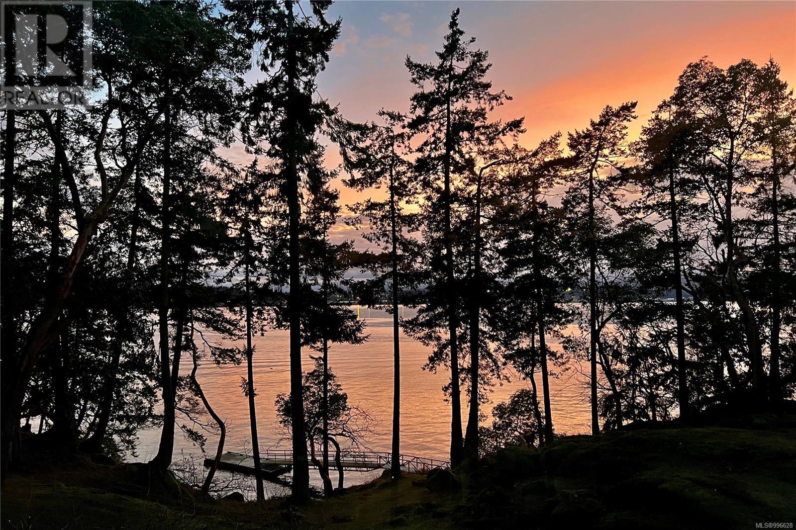 225 Sea Meadow Dr, Gabriola Island