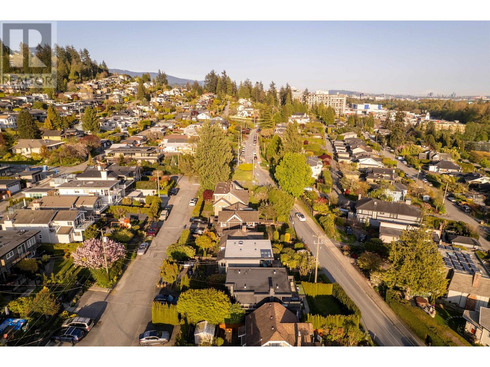 1235 KEITH ROAD, West Vancouver