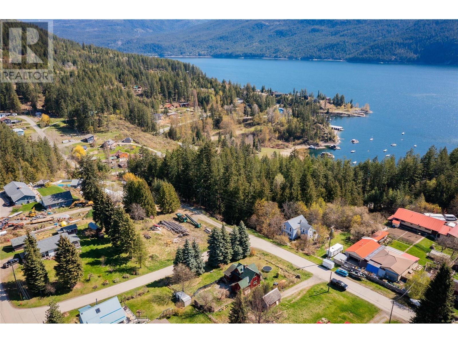 Photo 29 of 131 Washington Street N, Kaslo BC
