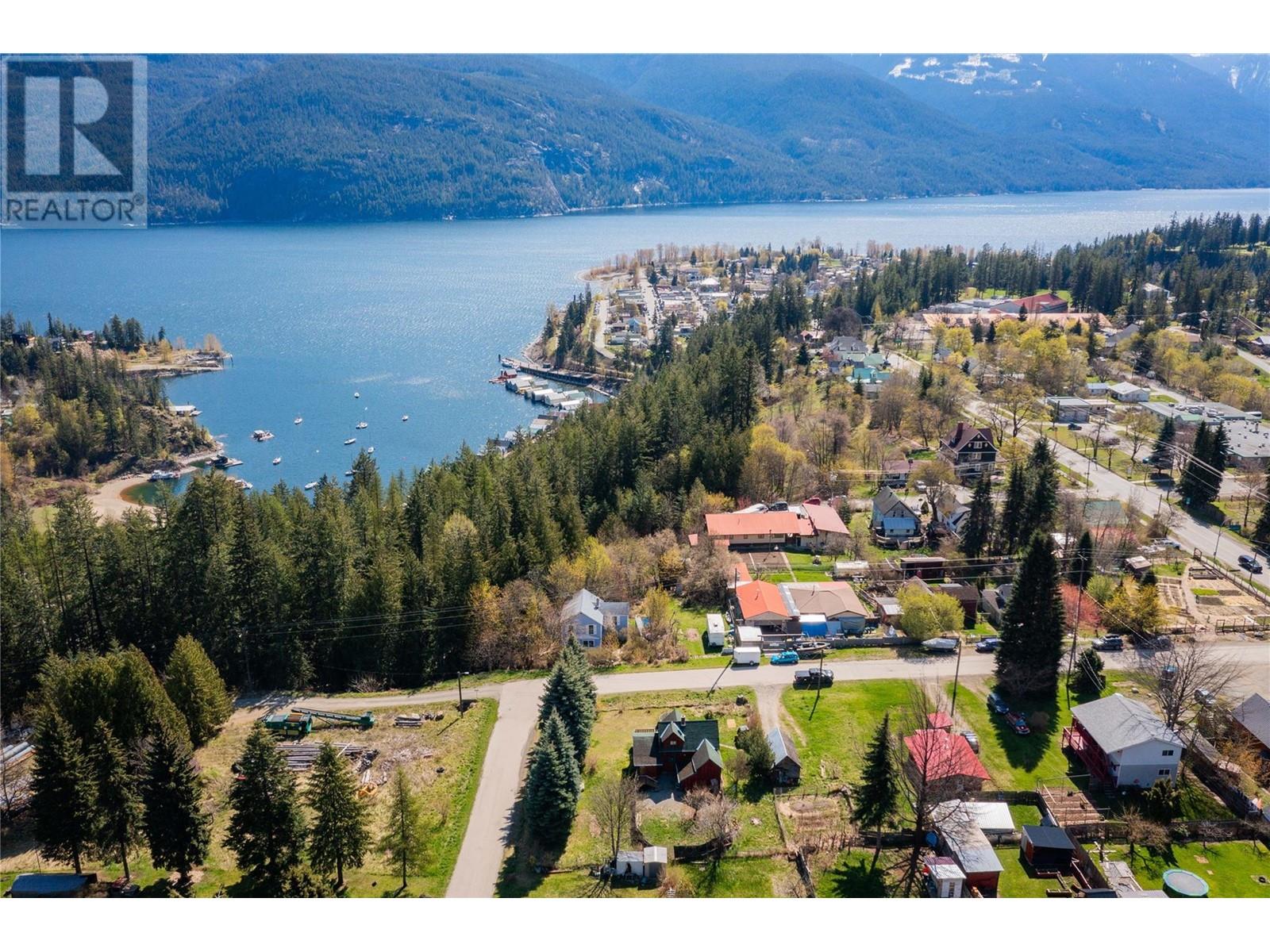 Photo 22 of 131 Washington Street N, Kaslo BC