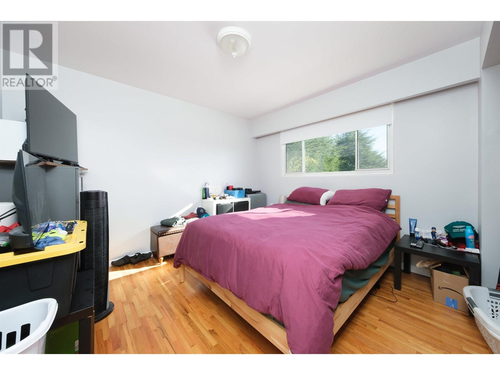 1059 CALVERHALL STREET, North Vancouver