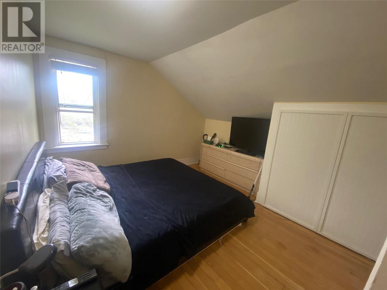 1205 Green Avenue, Trail