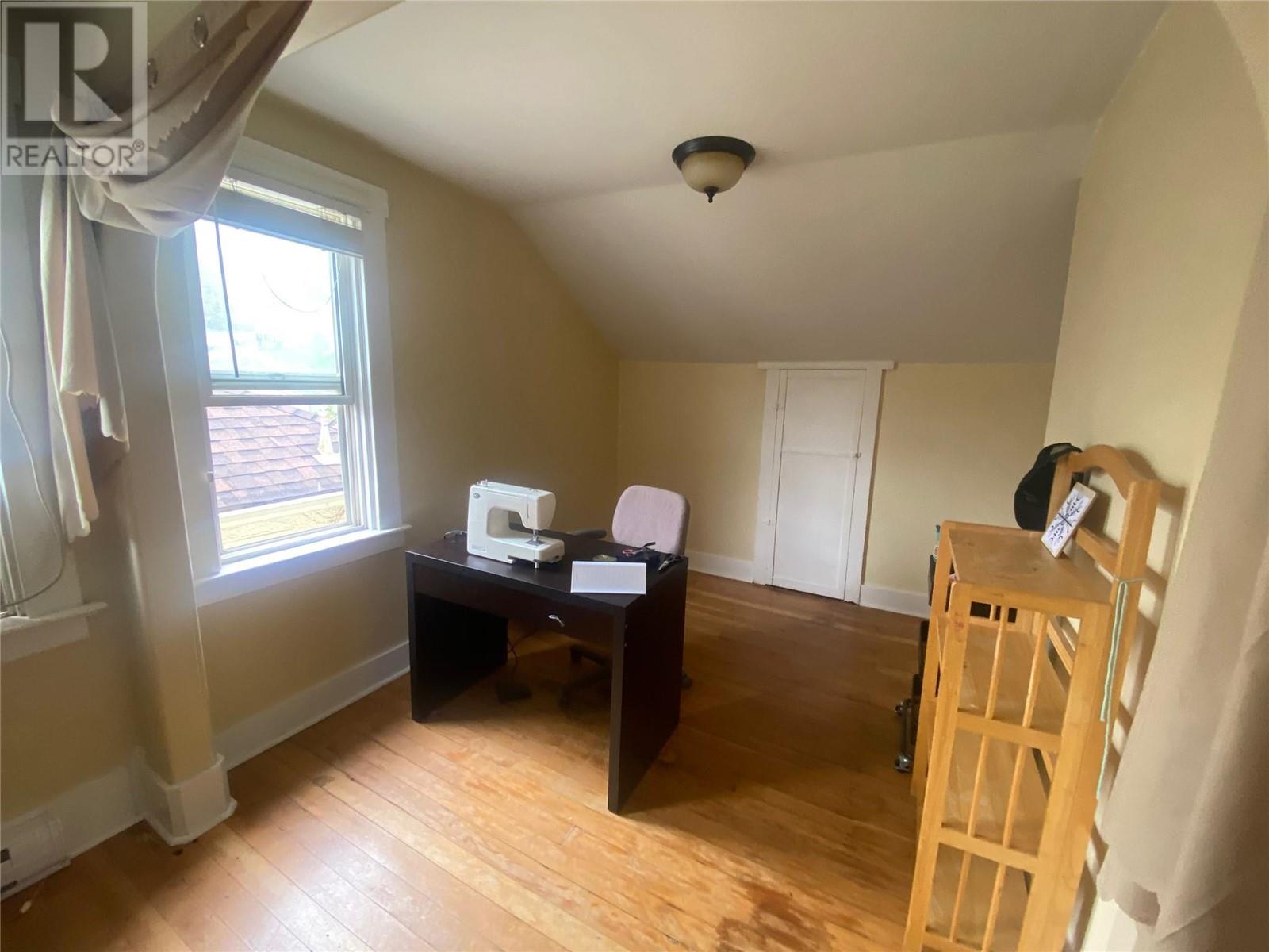 1205 Green Avenue, Trail