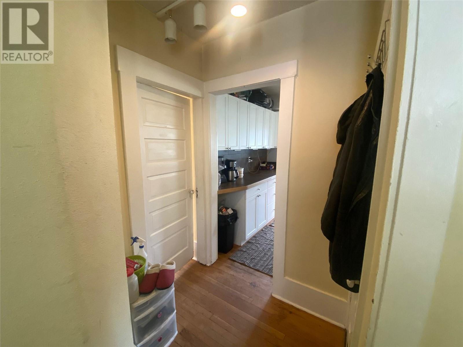1205 Green Avenue, Trail