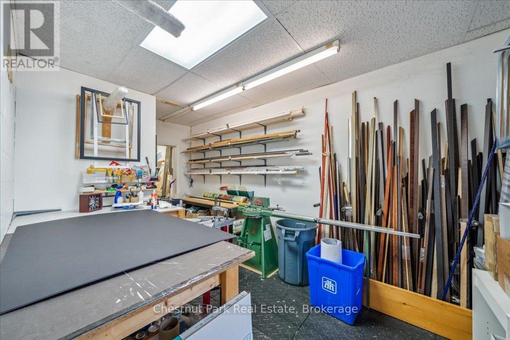 Photo 33 of 10 Taylor Road, Bracebridge ON