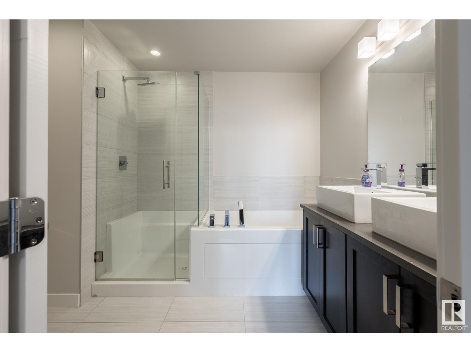 #609 10238 103 ST NW, Edmonton