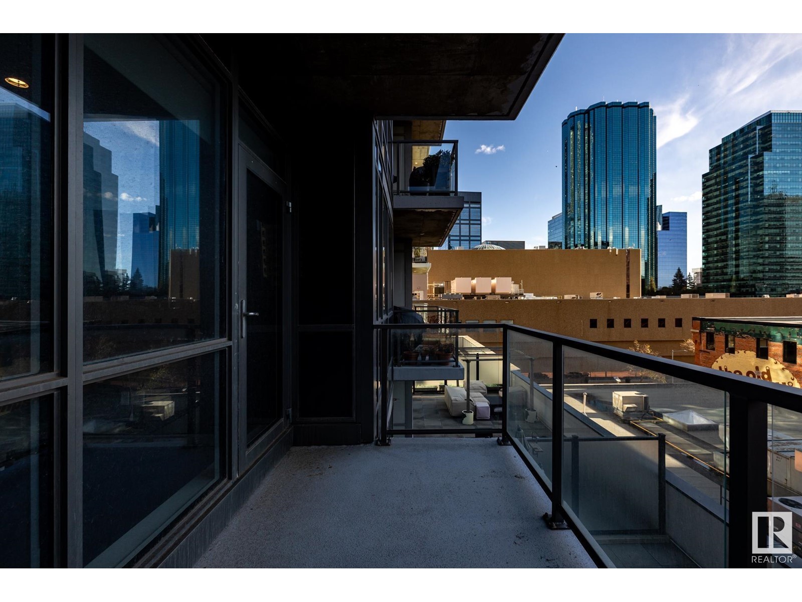 #609 10238 103 ST NW, Edmonton