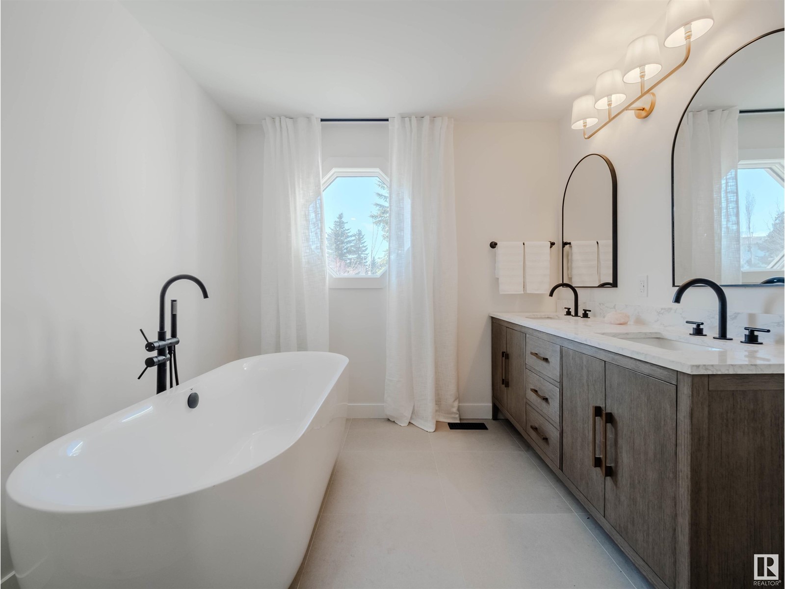 261 HEAGLE CR NW, Edmonton