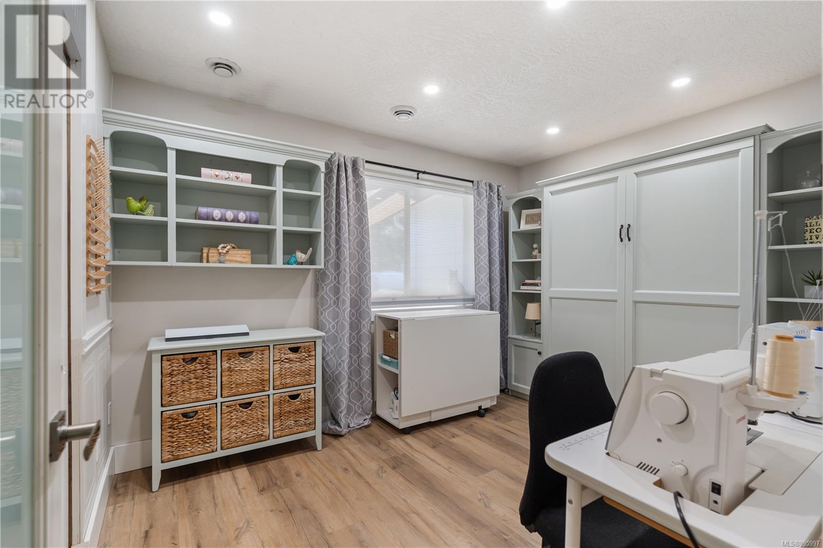  1194 Kathlynn Lane, Langford