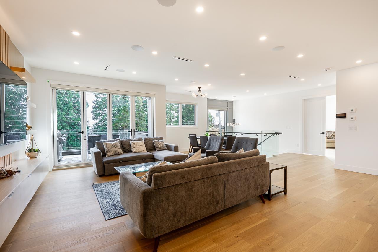 13511 MARINE DRIVE, Surrey