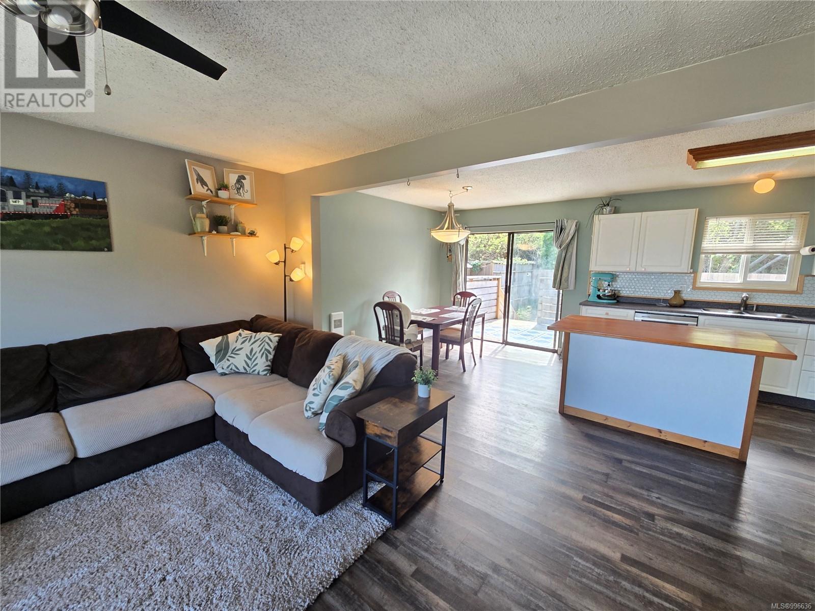 2121 Pioneer Hill Dr, Port McNeill