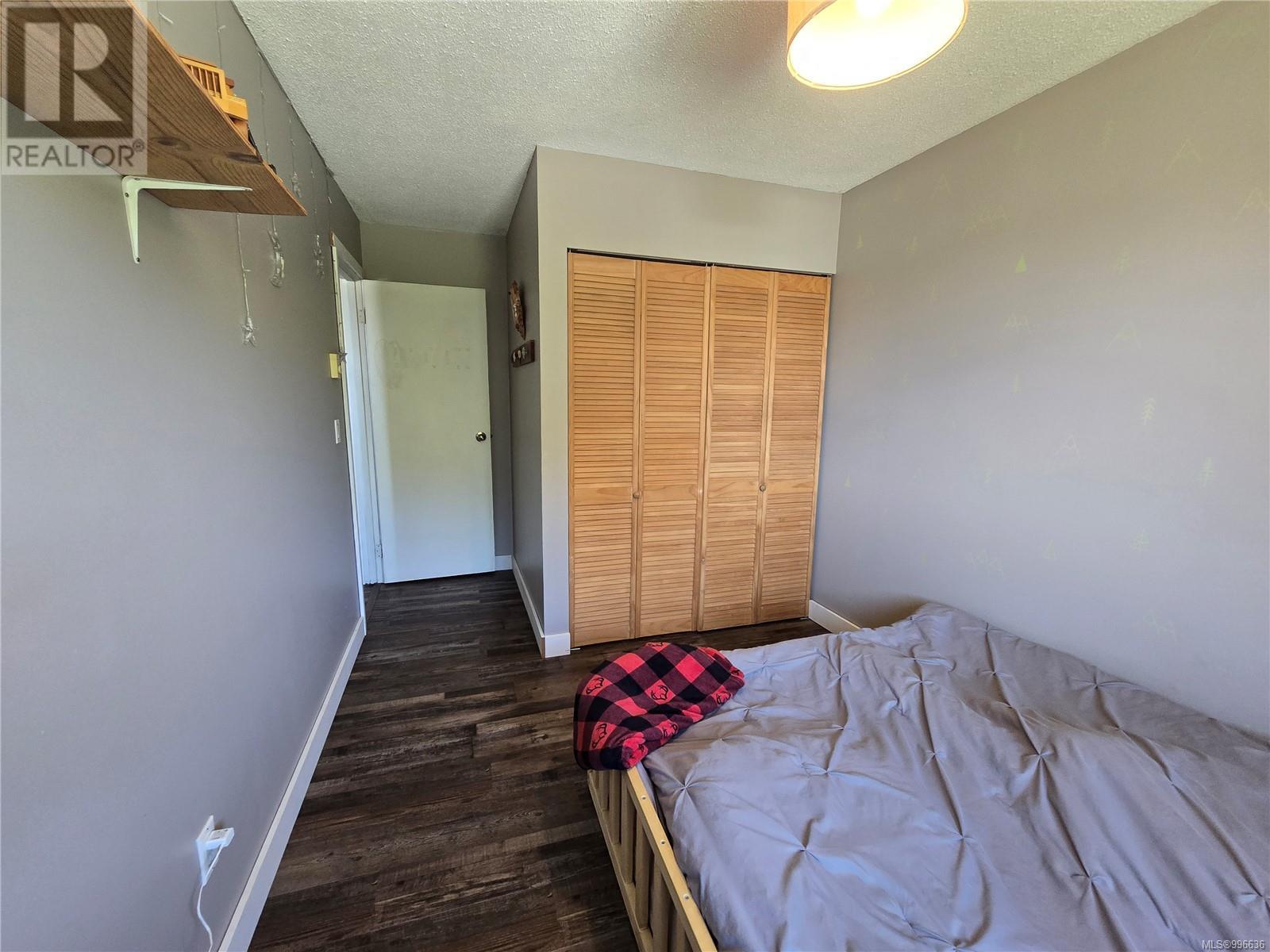 2121 Pioneer Hill Dr, Port McNeill