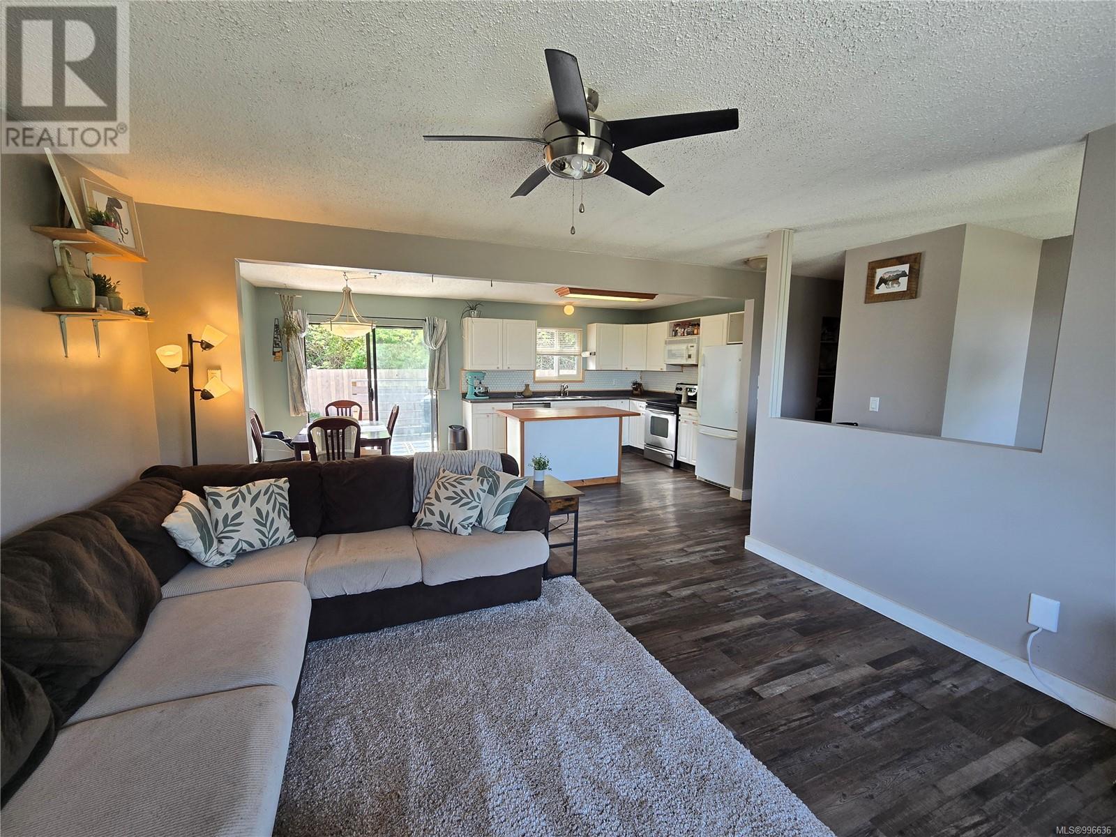 2121 Pioneer Hill Dr, Port McNeill