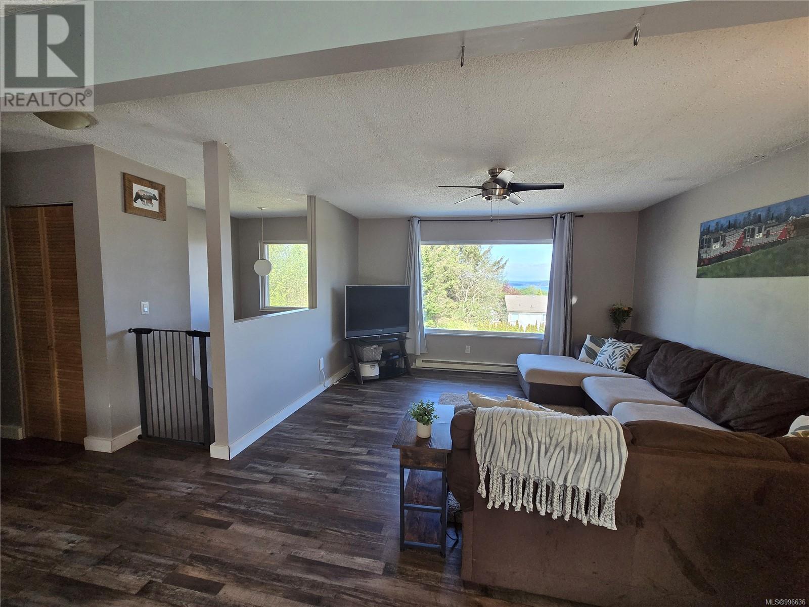 2121 Pioneer Hill Dr, Port McNeill