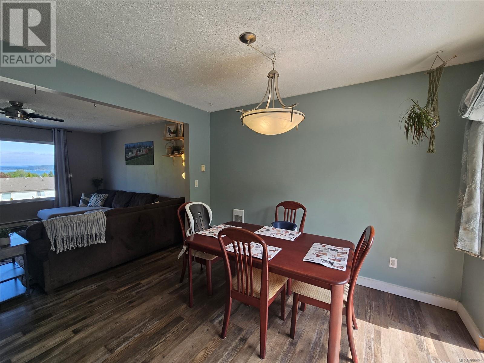 2121 Pioneer Hill Dr, Port McNeill