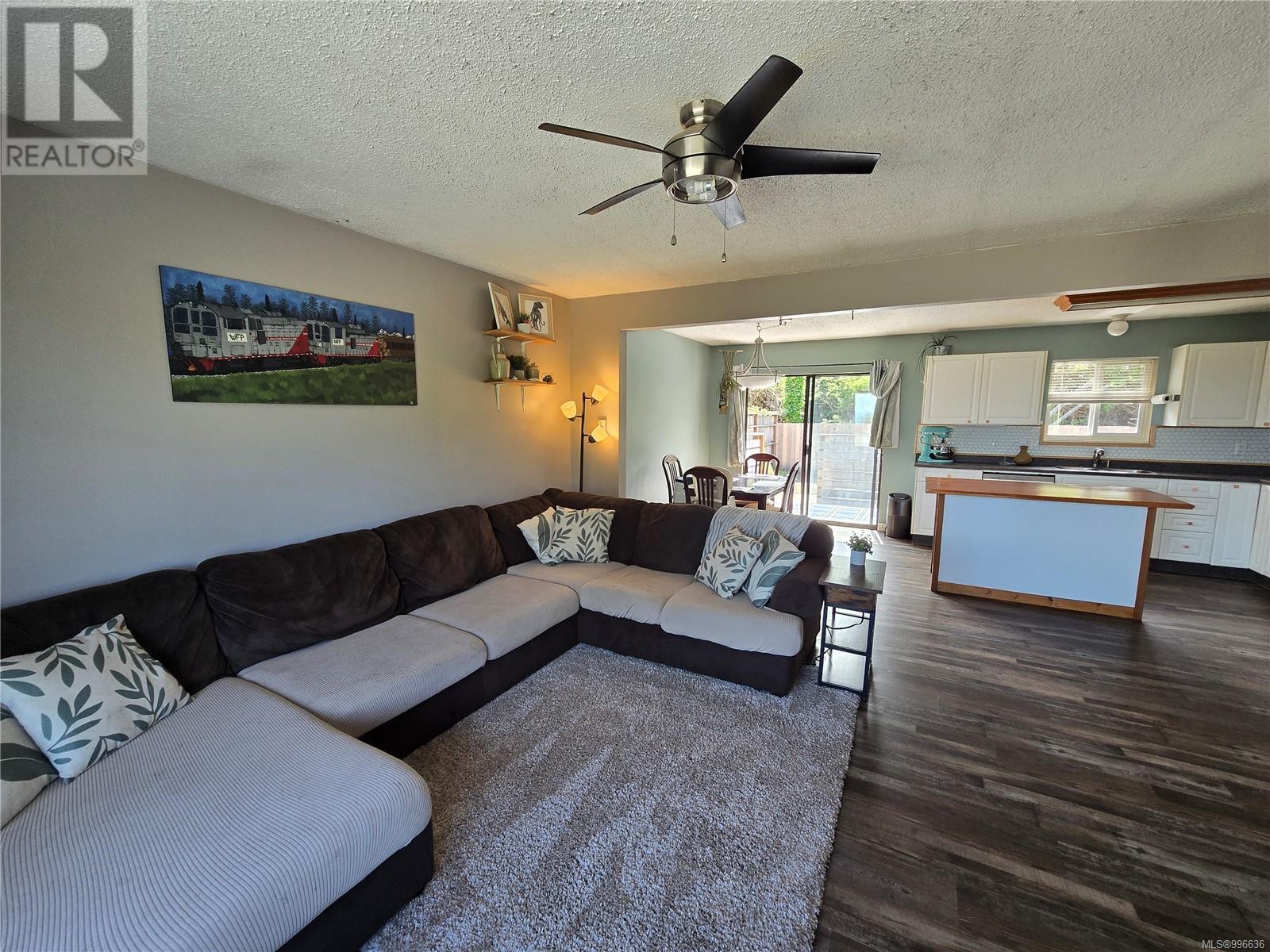 2121 Pioneer Hill Dr, Port McNeill
