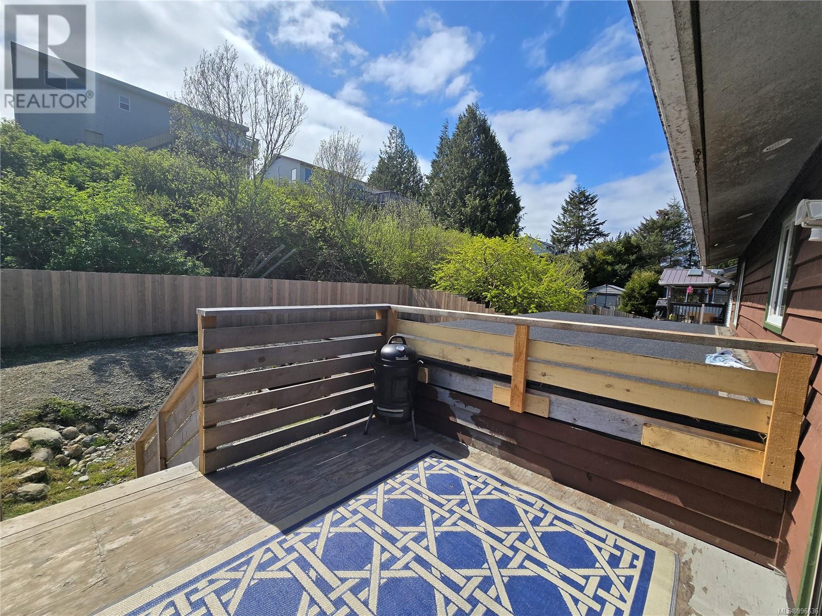 2121 Pioneer Hill Dr, Port McNeill