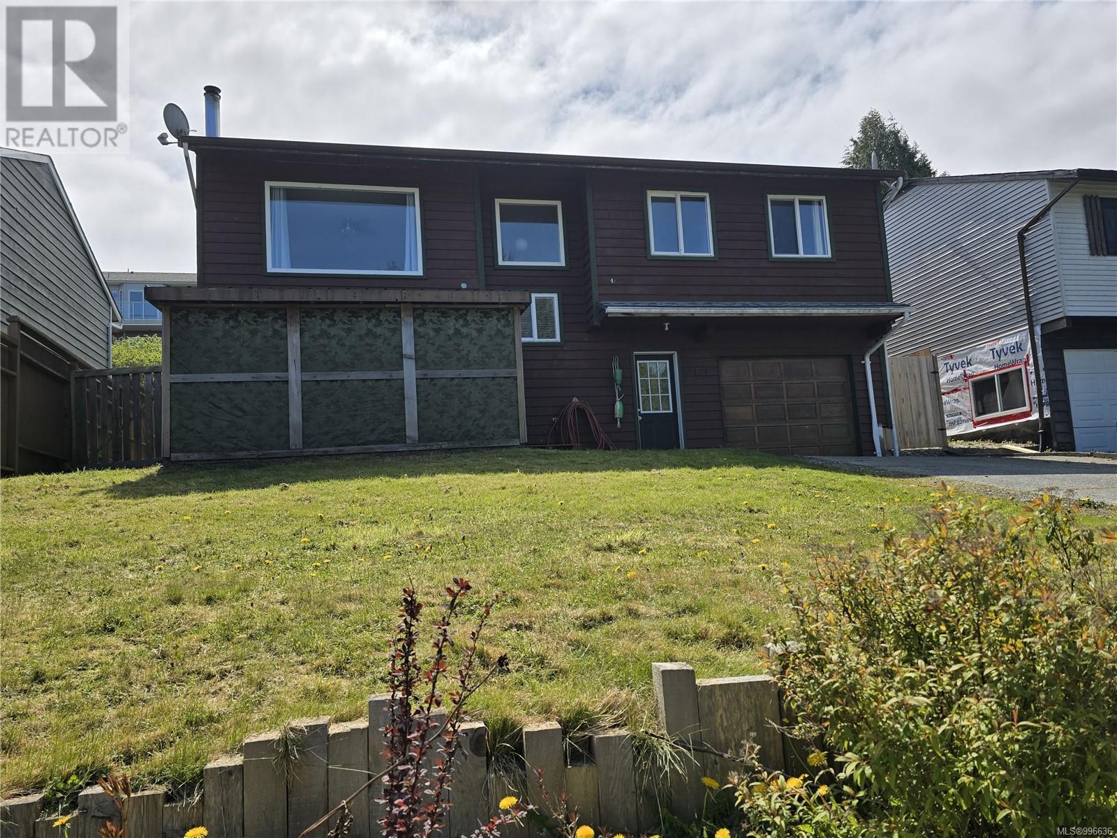 2121 Pioneer Hill Dr, Port McNeill