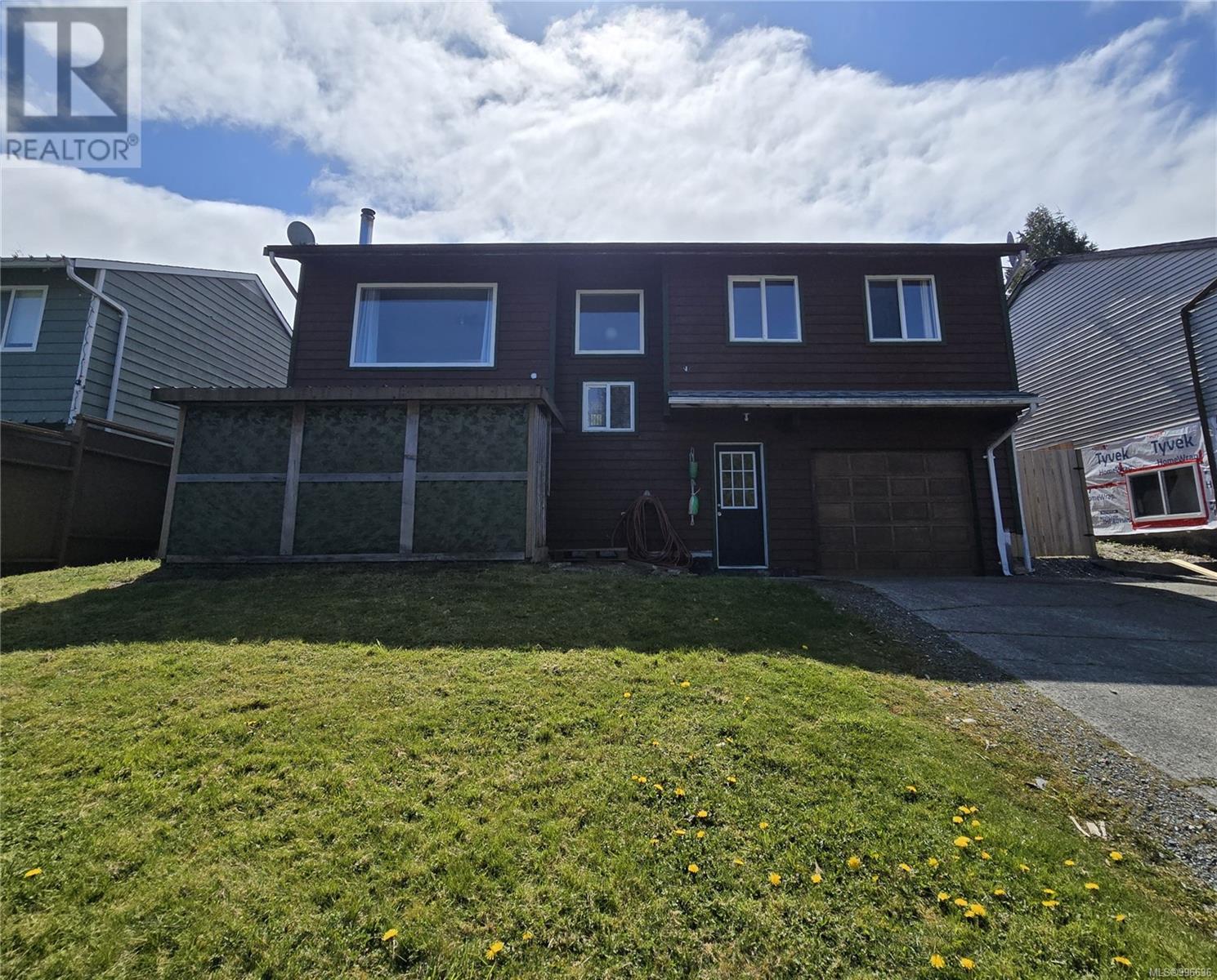 2121 Pioneer Hill Dr, Port McNeill
