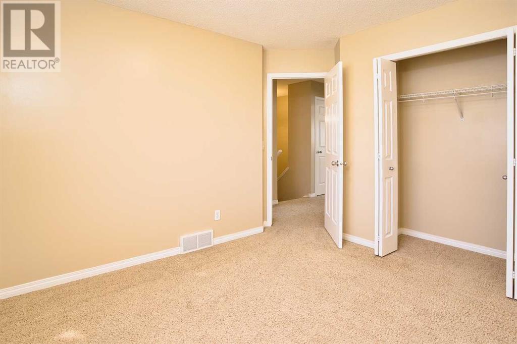 Single Family House for Sale in  Saddlebrook Drive NE Saddle Ridge Calgary 