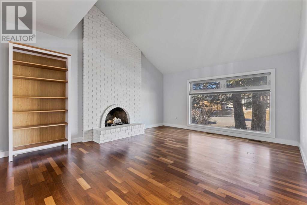 Single Family House for Sale in   Street NW Silver Springs Calgary 