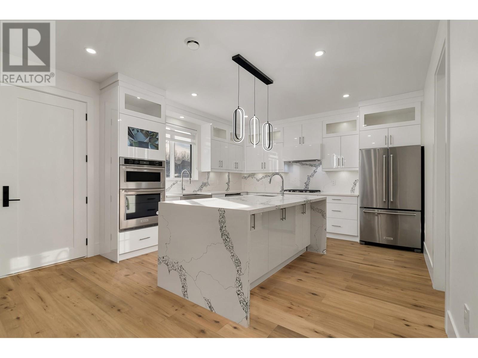 Photo 8 of 7419 1st Street, Burnaby BC