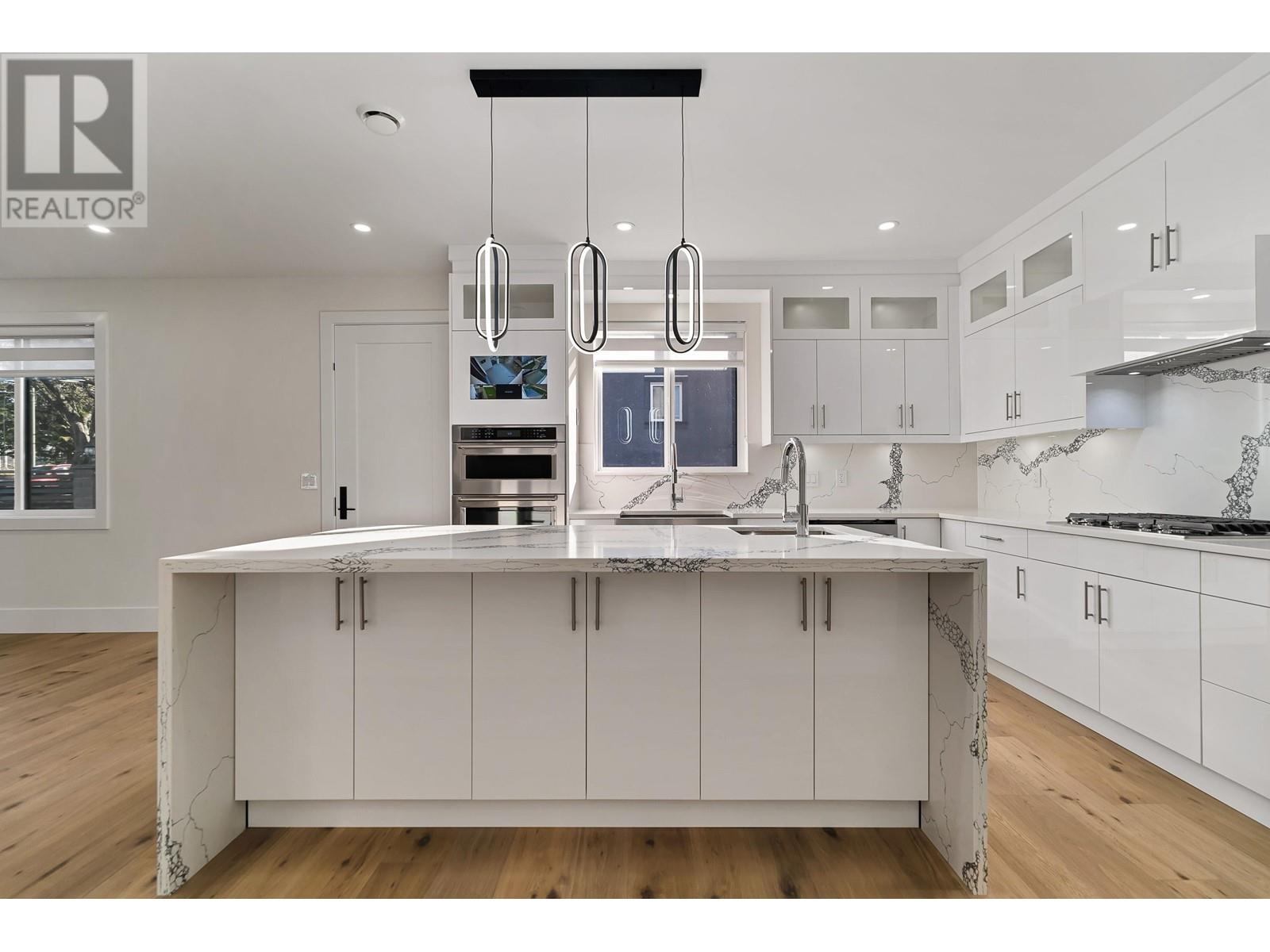 Photo 12 of 7419 1st Street, Burnaby BC