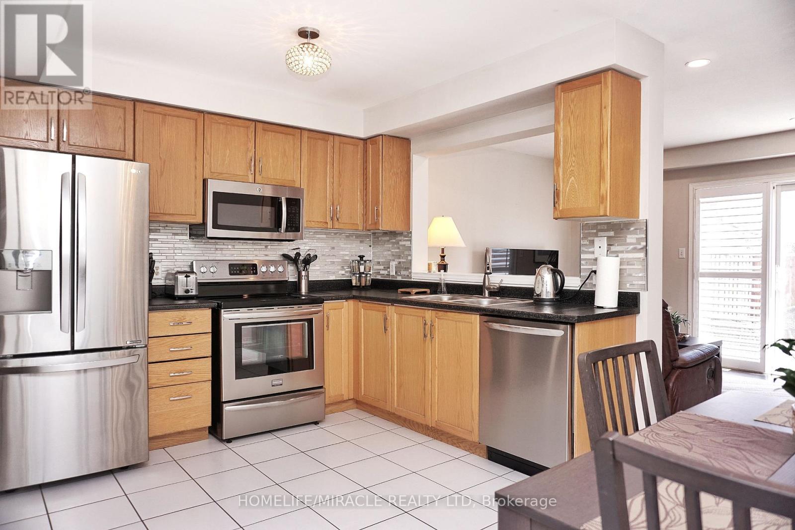 Photo 33 of 9 174 Highbury Drive, Hamilton ON
