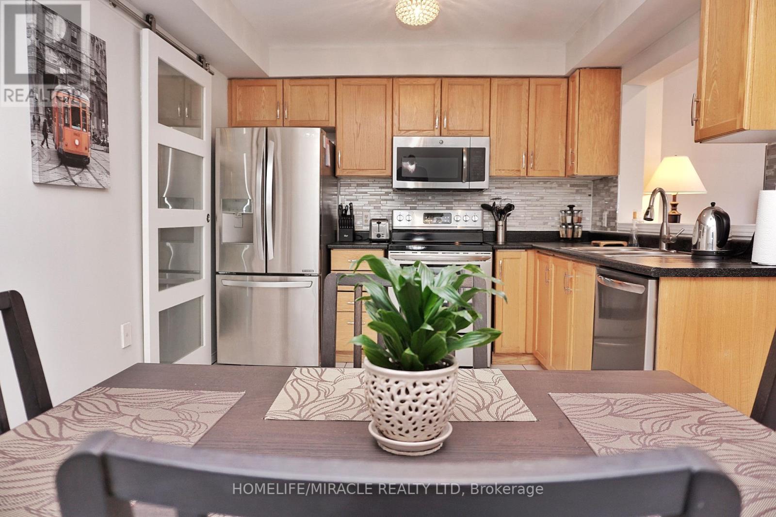 Photo 22 of 9 174 Highbury Drive, Hamilton ON