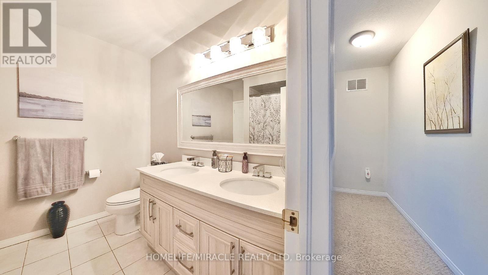 Photo 3 of 9 174 Highbury Drive, Hamilton ON