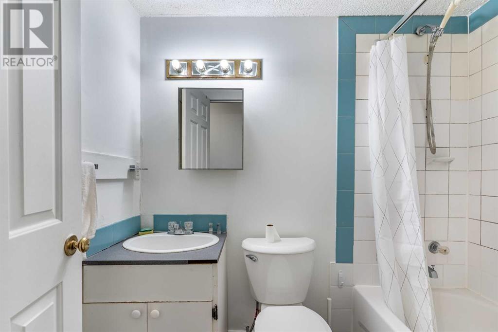 Multi-family House for Sale in   Avenue SW Sunalta Calgary 