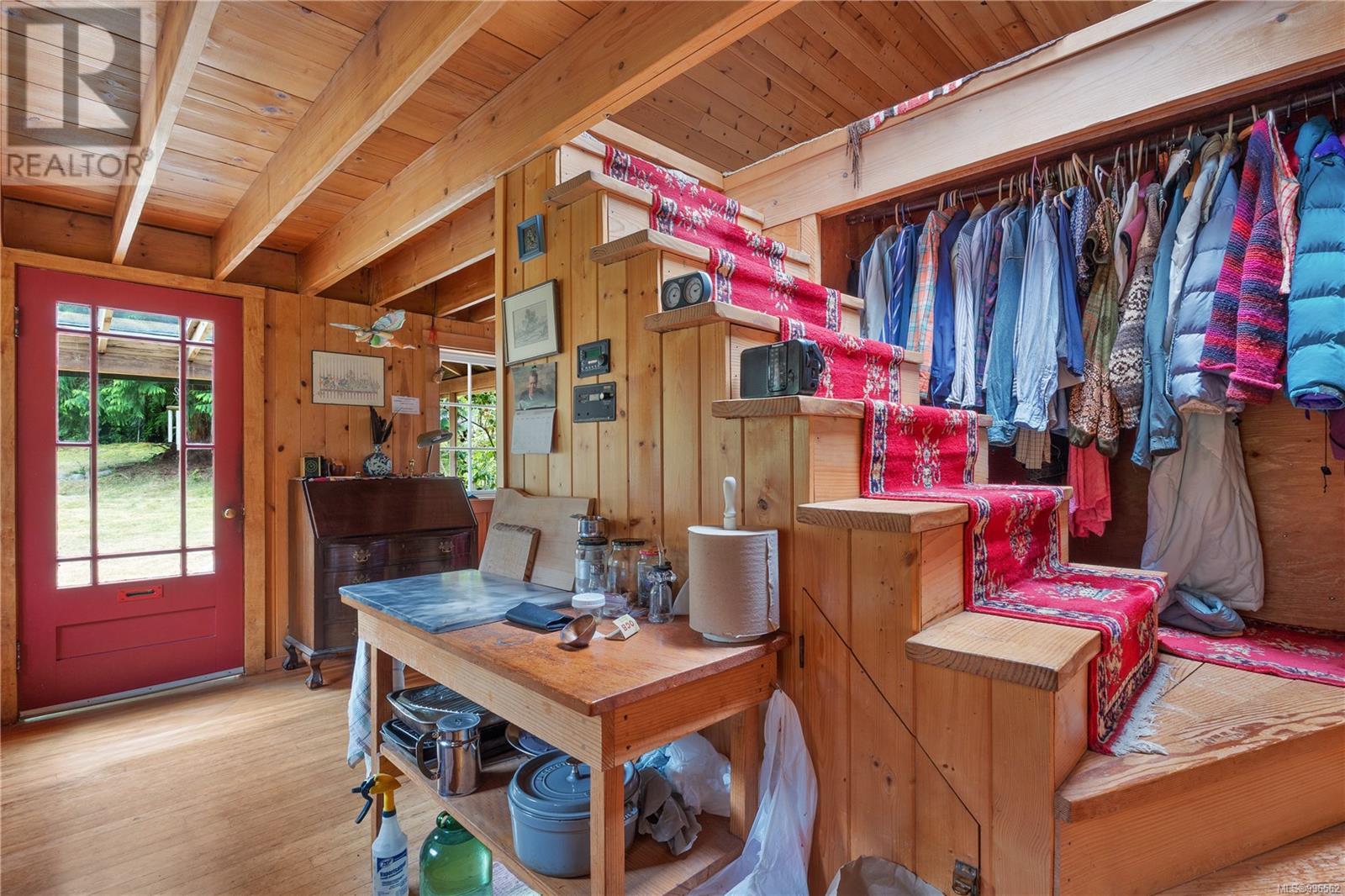 10 Windham Rd, Lasqueti Island