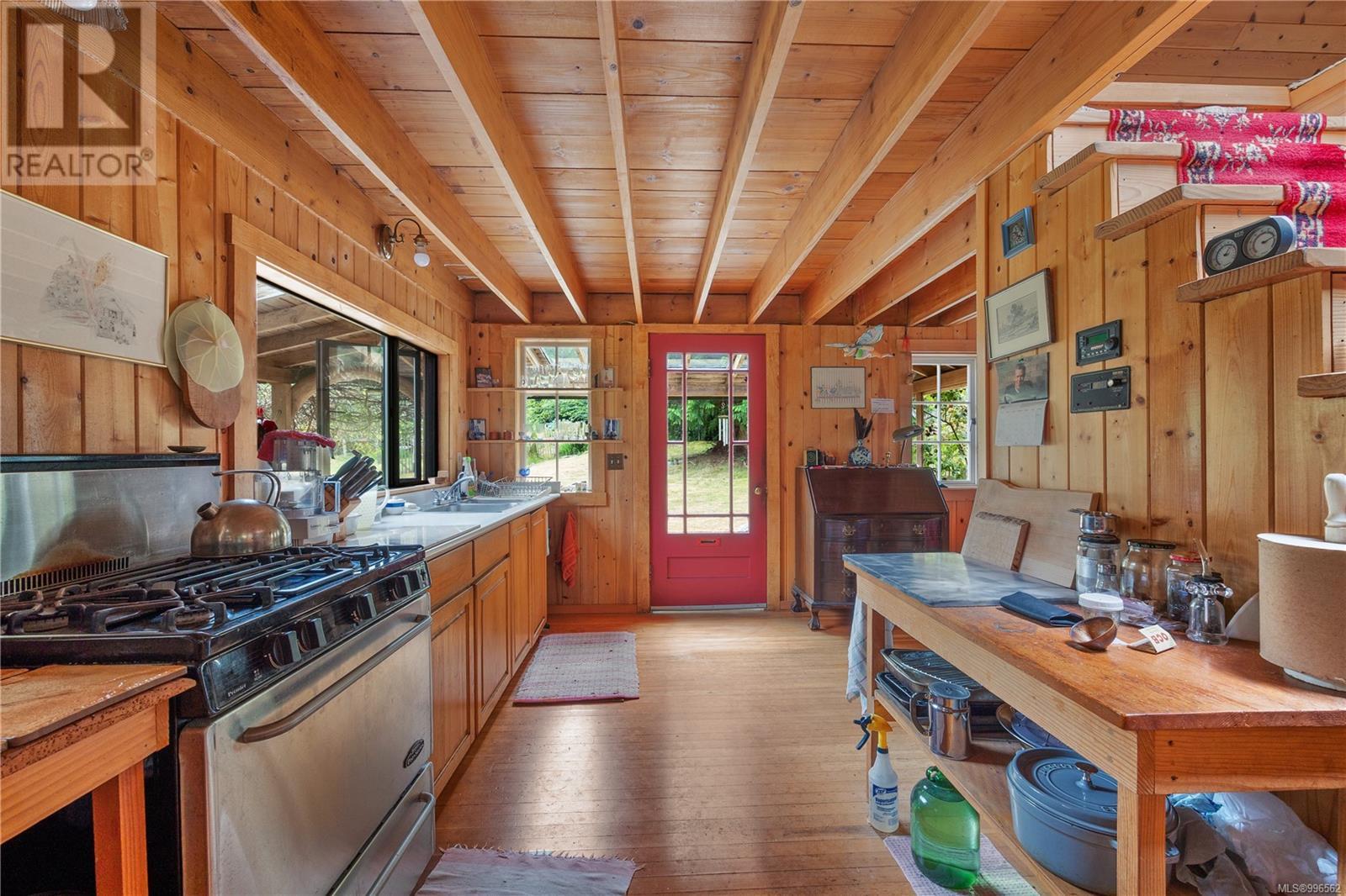 10 Windham Rd, Lasqueti Island